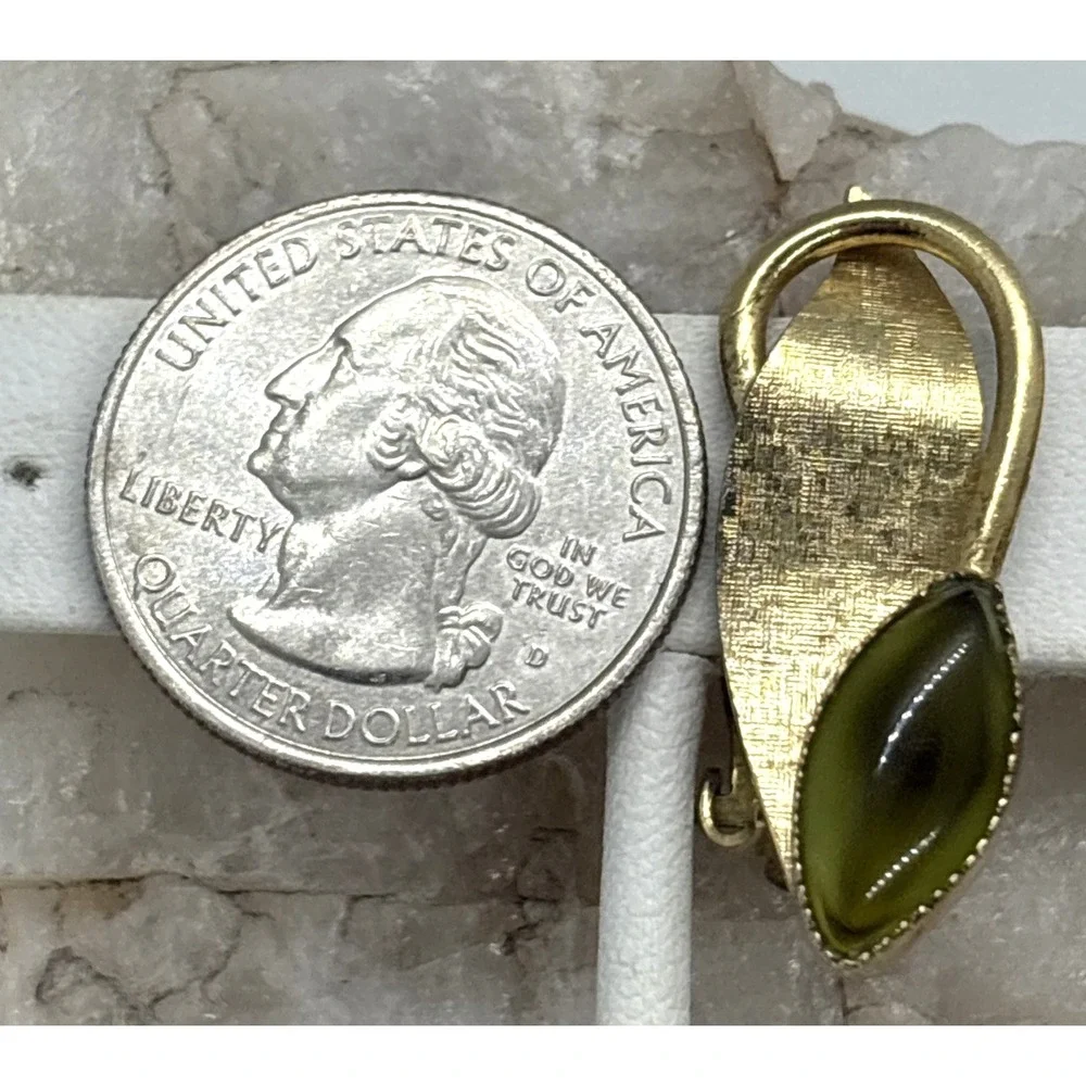 Vtg Whiting &‎ Davis Moss Green Givre Navette Gold Tone Leaf Clip Earrings 60s